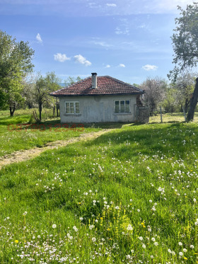 КЪЩА, 750 m2