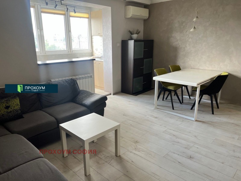 Myytävänä  2 makuuhuonetta Sofia , Zona B-19 , 84 neliömetriä | 65361009