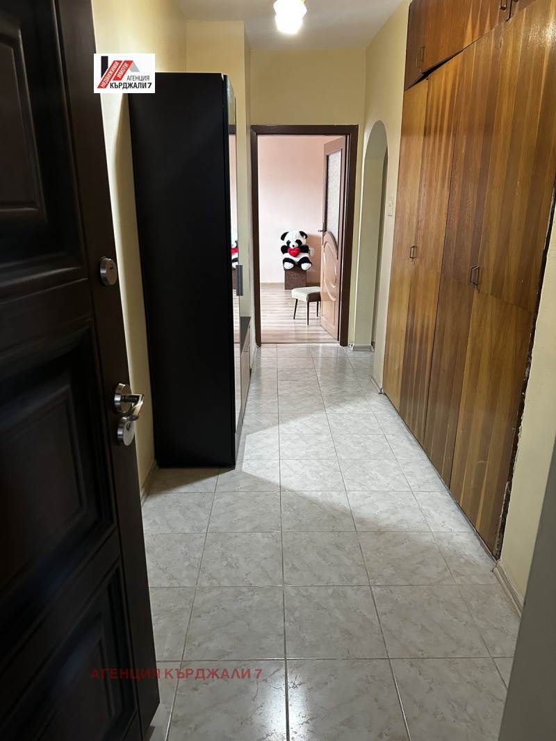 Продается  2 спальни Кърджали , Възрожденци , 87 кв.м | 77850827 - изображение [2]