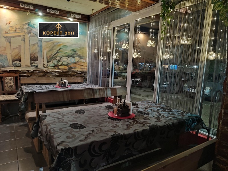 Продава ЗАВЕДЕНИЕ, гр. Русе, Широк център