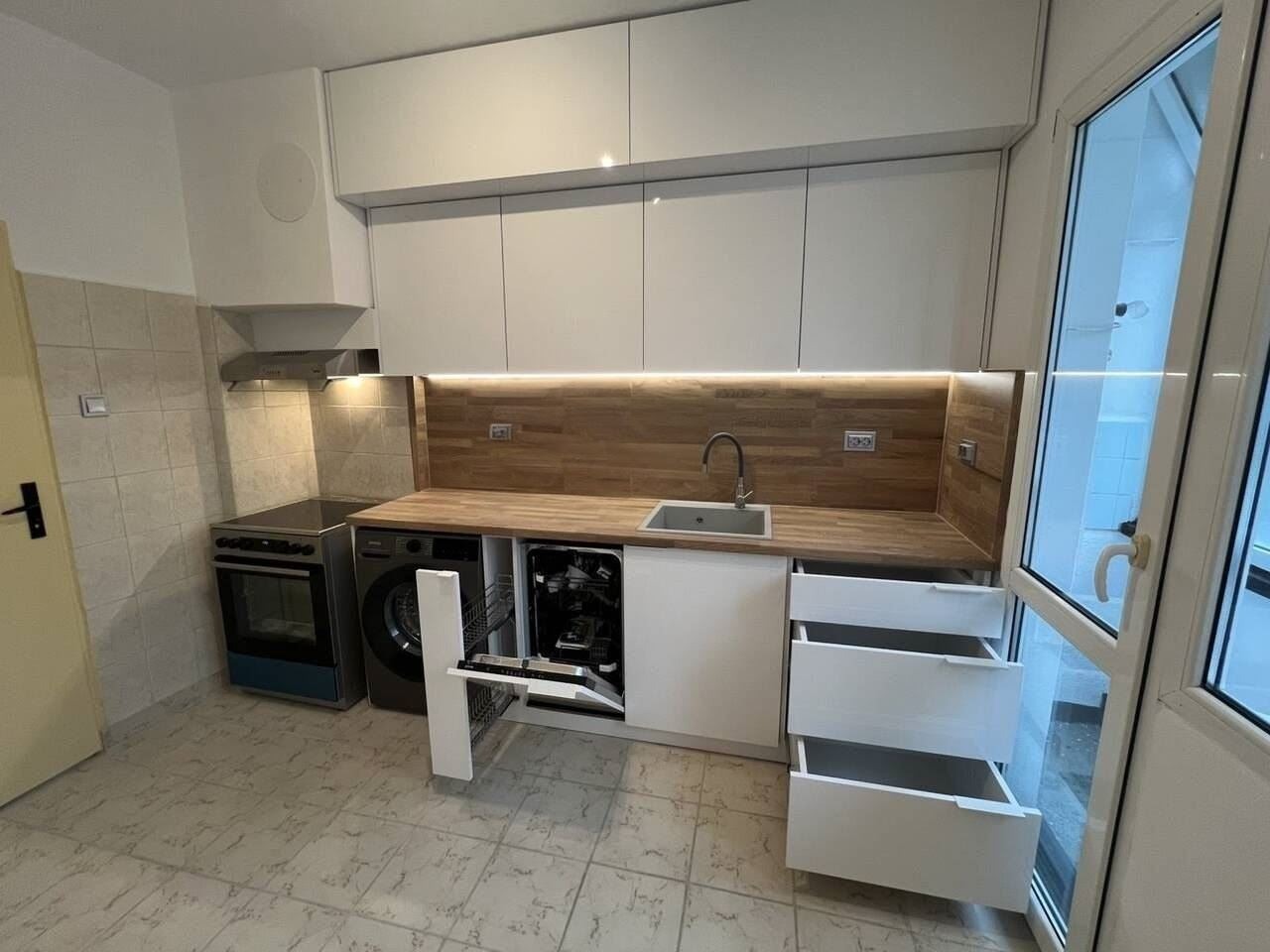 Продава 3-СТАЕН, гр. Пловдив, Кючук Париж, снимка 3 - Апартаменти - 55346261