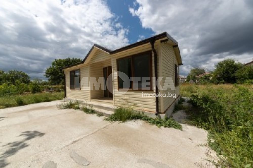 Продава КЪЩА, гр. Суворово, област Варна, снимка 2 - Къщи - 53706529