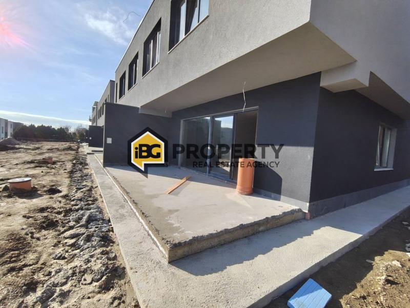 Продава КЪЩА, гр. Варна, м-т Прибой