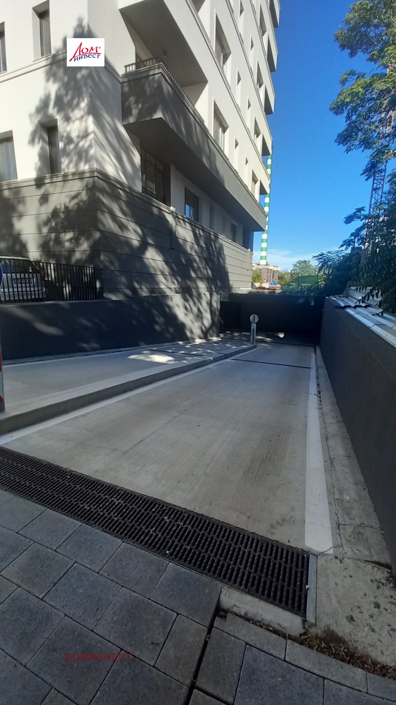 Продава ГАРАЖ, ПАРКОМЯСТО, гр. Пловдив, Център, снимка 14 - Гаражи и паркоместа - 47477995