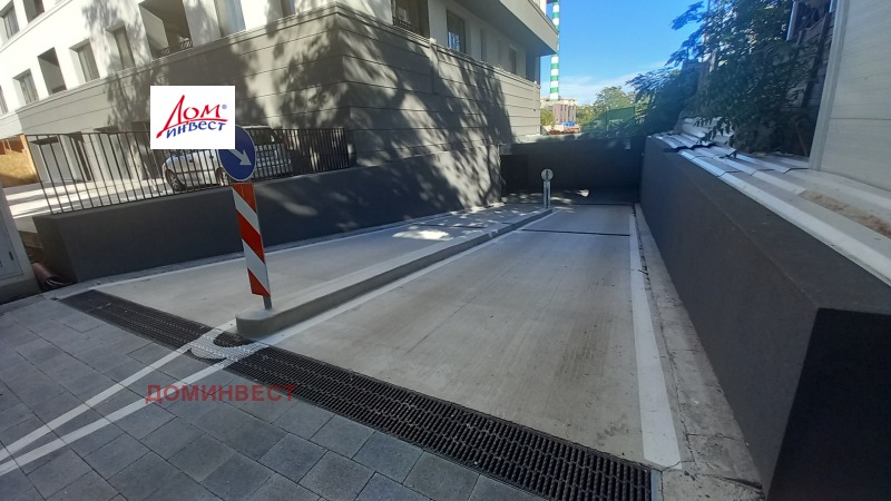 Продава ГАРАЖ, ПАРКОМЯСТО, гр. Пловдив, Център, снимка 13 - Гаражи и паркоместа - 47477995