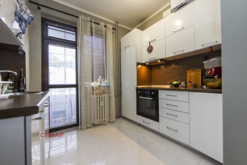 Продава 2-СТАЕН, гр. София, Център, снимка 6 - Апартаменти - 53244651