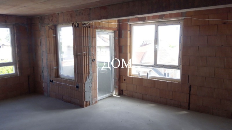 Продава  3-стаен, град Шумен, Добруджански •  245 000 лв. • ID 21974120 — holmes.bg - [1] 