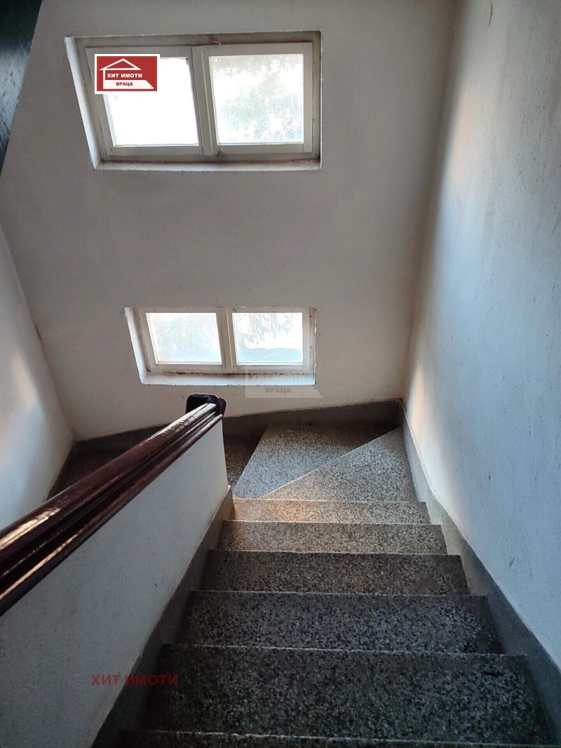 Продава ЕТАЖ ОТ КЪЩА, гр. Враца, Център, снимка 12 - Етаж от къща - 52934796