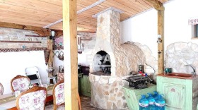 Hus Vazrajdane 4, Varna