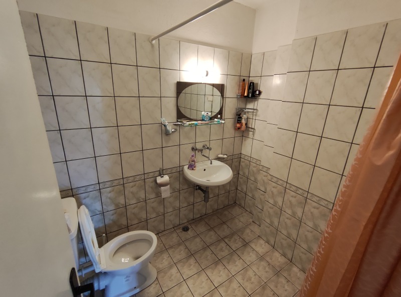 Продава КЪЩА, гр. Котел, област Сливен, снимка 14 - Къщи - 52779129