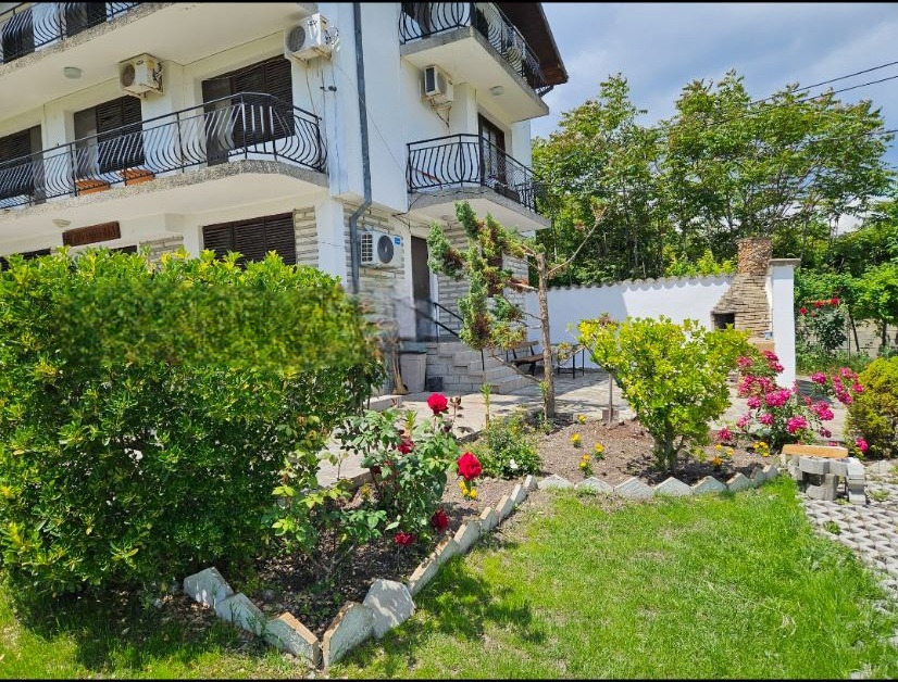 Продава ВИЛА, гр. Балчик, област Добрич, снимка 2 - Вили - 53930852