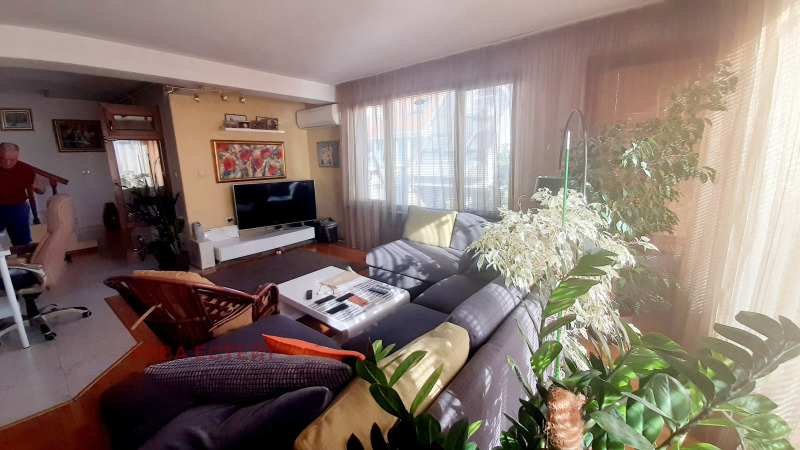 Te koop  3+ slaapkamer Sofia , Belite brezi , 165 m² | 89271240 - afbeelding [2]