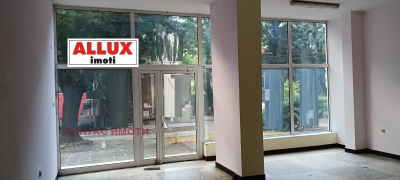Продава  Магазин град Русе , Широк център , 64 кв.м | 26287599
