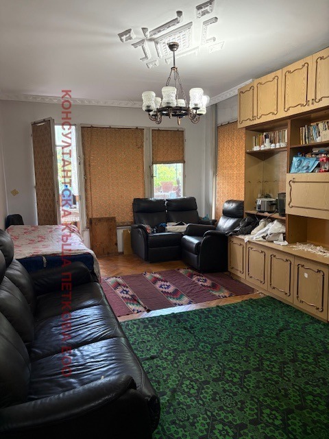 На продаж  1 спальня Ловеч , Широк център , 71 кв.м | 85467423 - зображення [2]