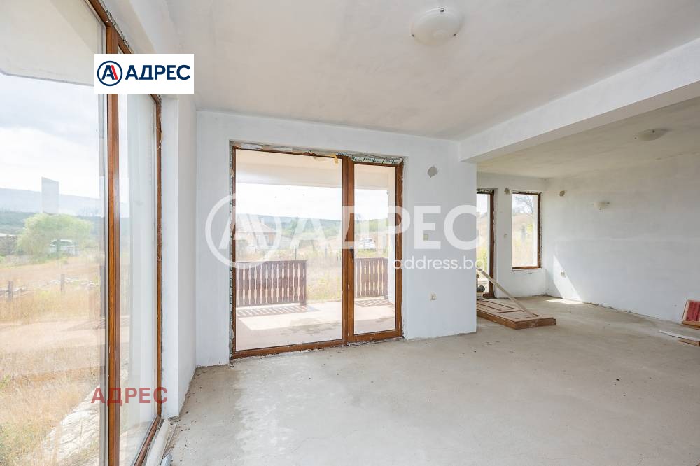 Продава КЪЩА, с. Църква, област Добрич