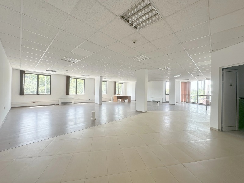 Продава МАГАЗИН в град София, Полигона - 120 кв.м / 350 000 € » 684 540.50 лв., ИНКЛУЗИВ 3