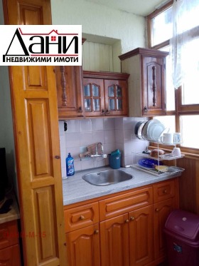 1 dormitorio Everest, Shumen 1