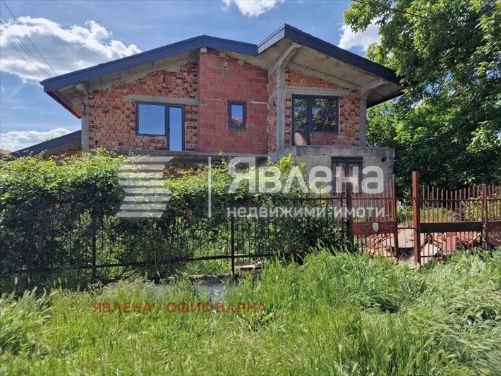 Продава КЪЩА, с. Оброчище, област Добрич, снимка 2 - Къщи - 48594802