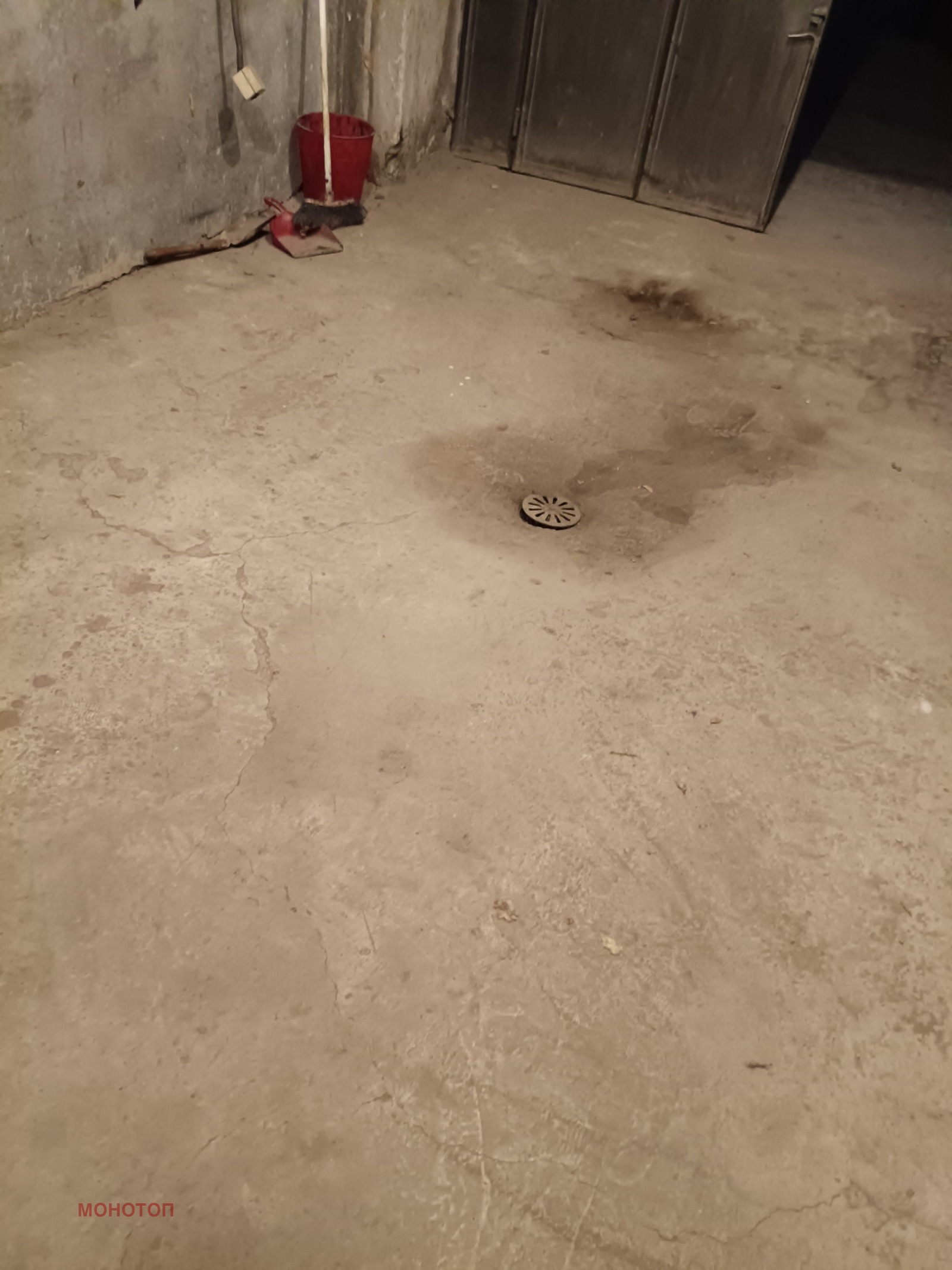 Продава ГАРАЖ, ПАРКОМЯСТО, гр. София, Гео Милев, снимка 6 - Гаражи и паркоместа - 54054445