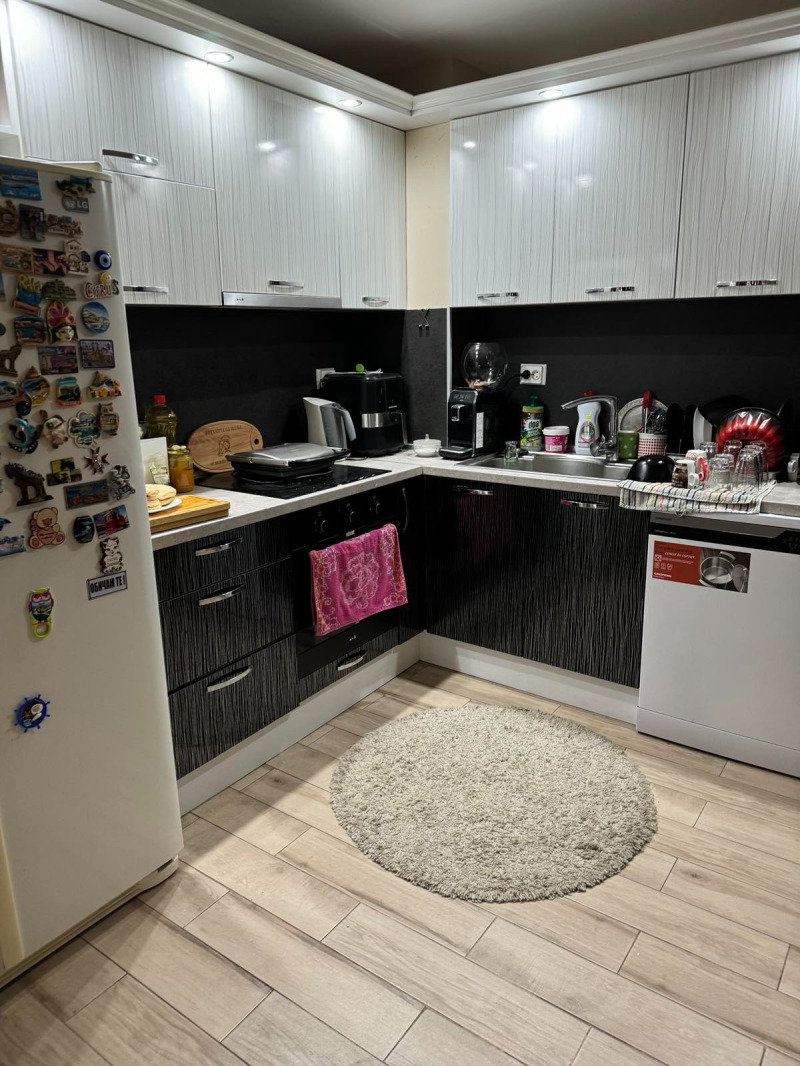 Te koop  3+ slaapkamer Plovdiv , Gagarin , 150 m² | 89276410 - afbeelding [8]