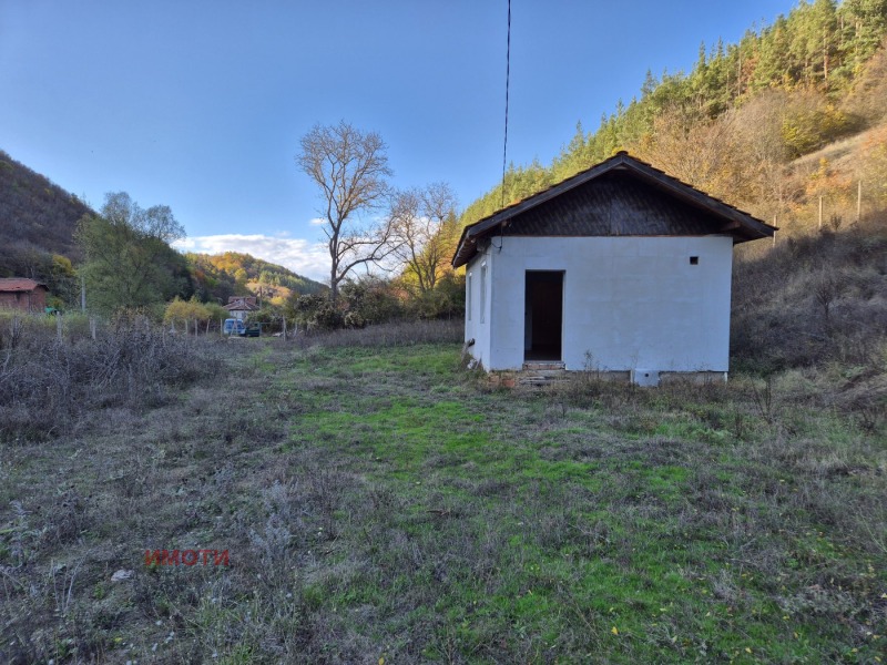 Продава КЪЩА, с. Голема Раковица, област София област, снимка 2 - Къщи - 52201073