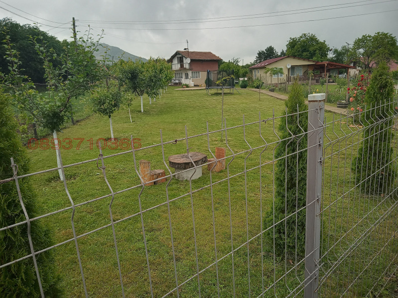 Продава ВИЛА, гр. Монтана, Парта 2, снимка 8 - Вили - 53015549