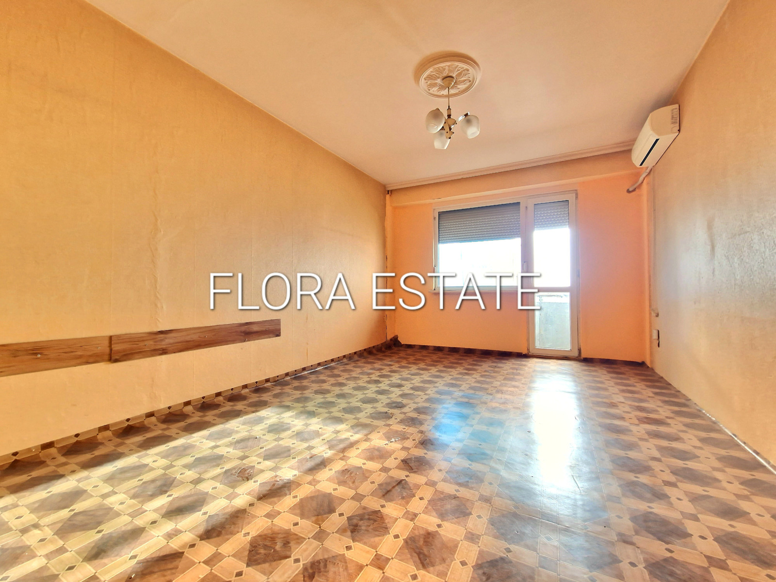 Продава 3-СТАЕН, гр. Добрич, Христо Ботев, снимка 2 - Апартаменти - 56208790