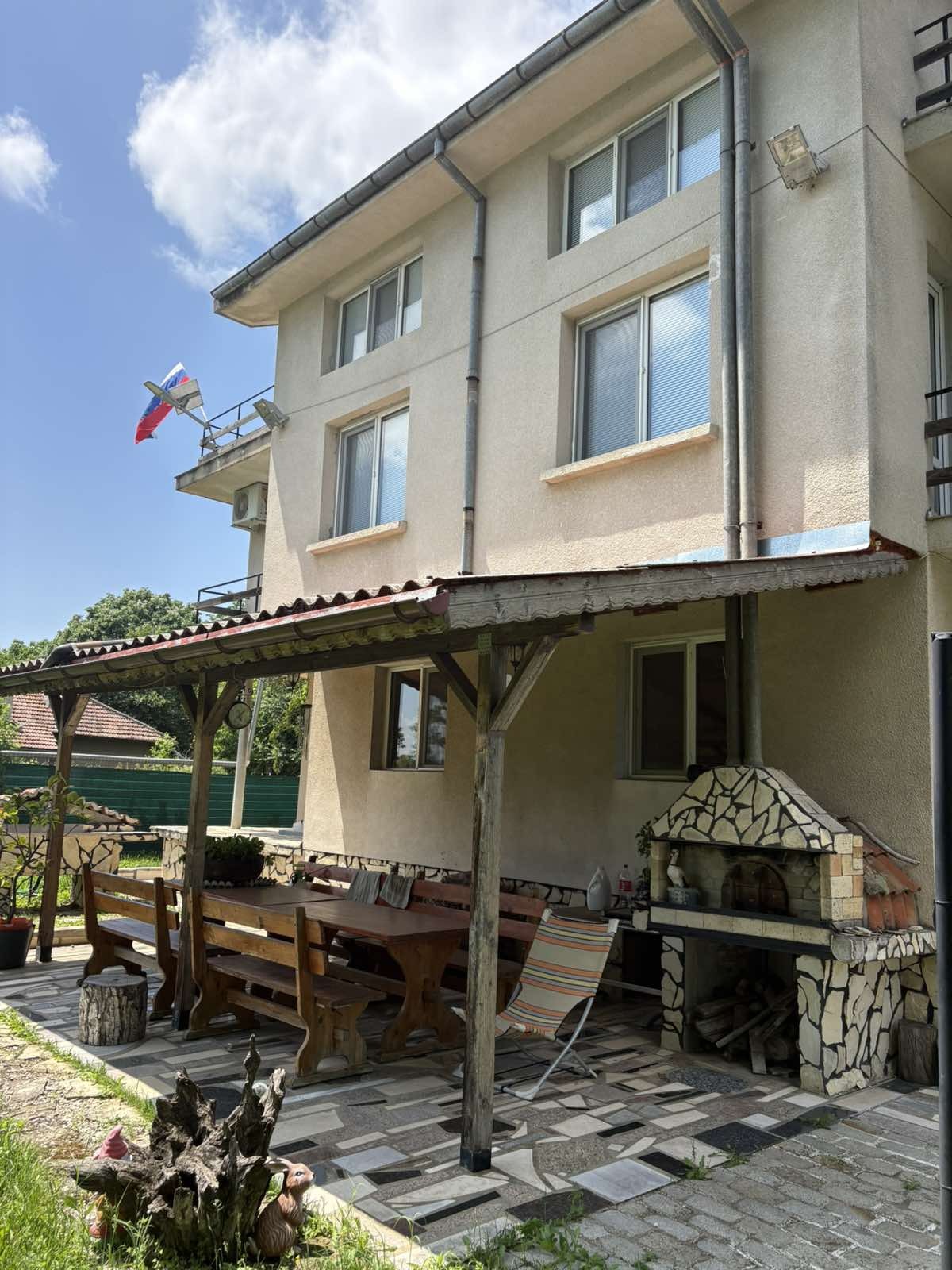 Продава КЪЩА, с. Червена вода, област Русе