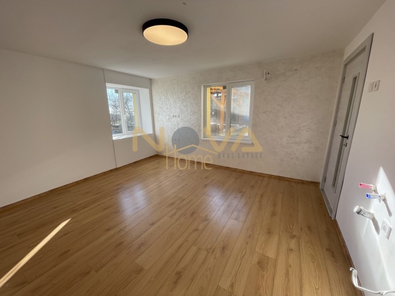 Продава КЪЩА, гр. Варна, Виница, снимка 2 - Къщи - 52873828