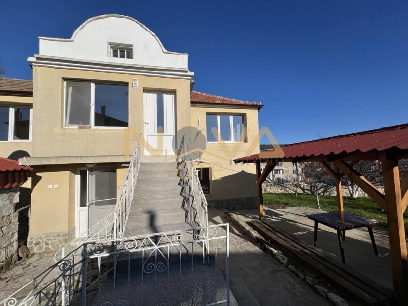 Продава КЪЩА, гр. Варна, Виница