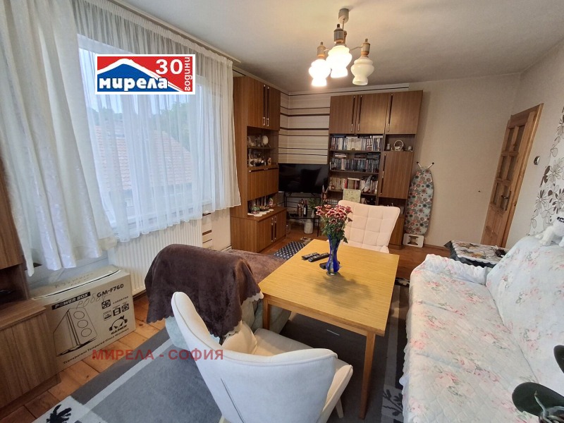 Продава  Етаж от къща, град София, Княжево •  180 000 € • ID 21685531 — holmes.bg - [1] 