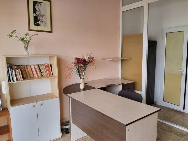 Продава  Офис, град Бургас, Изгрев • 41 000 EUR • ID 82697703 — holmes.bg - [1] 