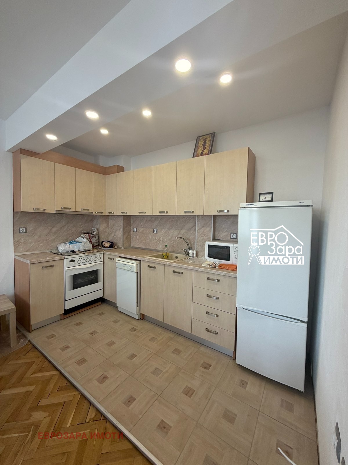 Продава 3-СТАЕН, гр. Стара Загора, Център, снимка 6 - Апартаменти - 55031748