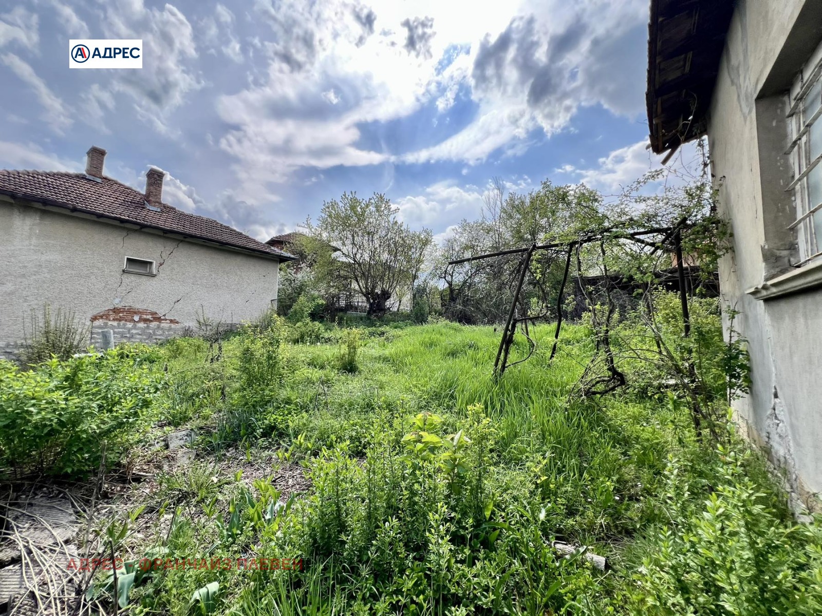 Продава КЪЩА, гр. Угърчин, област Ловеч, снимка 3 - Къщи - 54299885