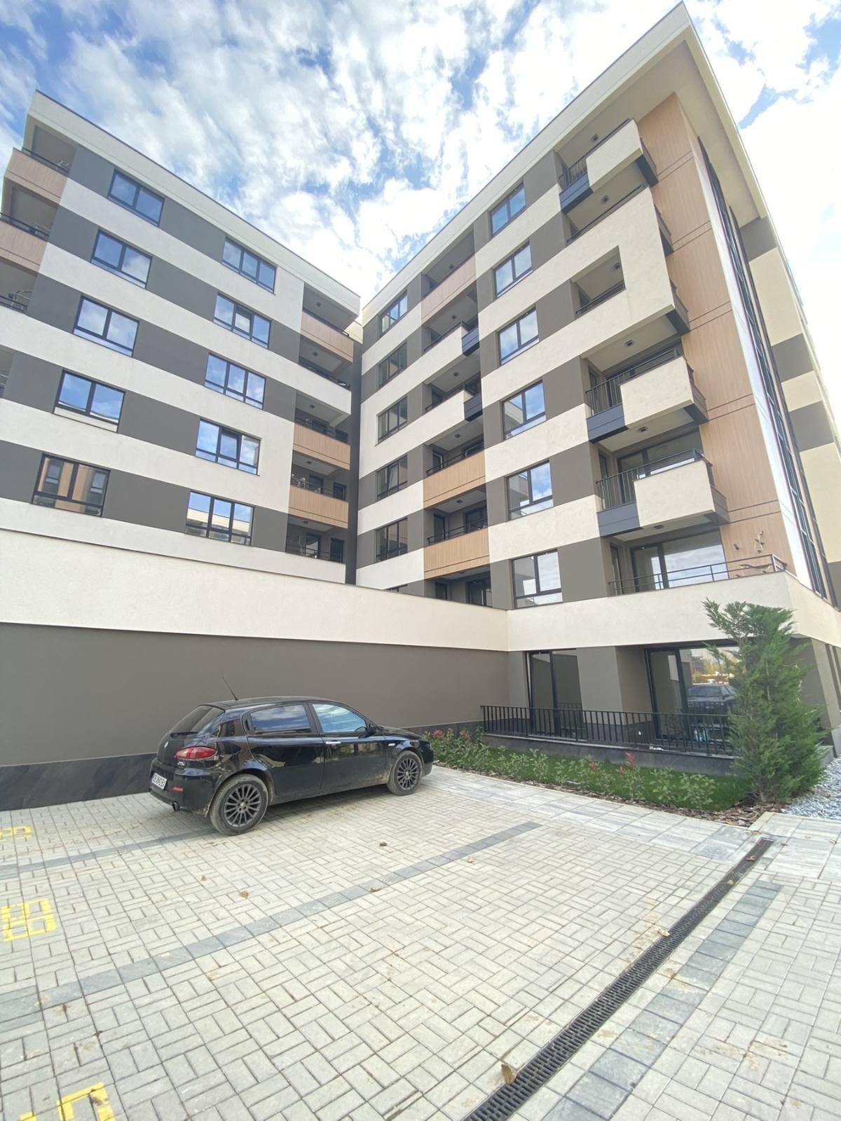 Продава ГАРАЖ, ПАРКОМЯСТО, гр. Пловдив, Христо Смирненски, снимка 2 - Гаражи и паркоместа - 55893672