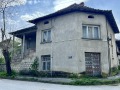 Продава КЪЩА, област Ловеч, гр. Угърчин • 15000 € / 29337.45 лв. • 30685760 1