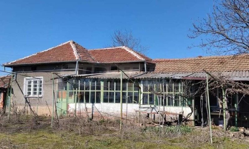 Продава КЪЩА в област Велико Търново, гр. Павликени - 100 кв.м / 13 500 € » 26 403.71 лв., СУПРИММО ОФИСИ В СТРАНАТА