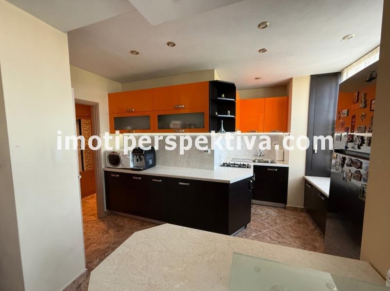 Продава 3-СТАЕН, гр. Пловдив, Център, снимка 2 - Апартаменти - 53603446