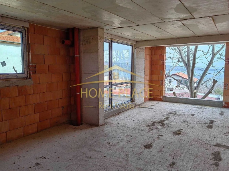 Продава  2-стаен, град Варна, Галата •  135 000 EUR • ID 73903845 — holmes.bg - [1] 