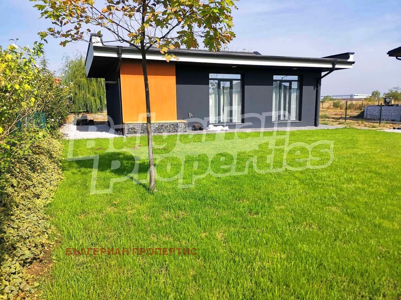 Продава  Къща, област Пловдив, с. Радиново •  278 000 EUR • ID 92831711 — holmes.bg - [1] 