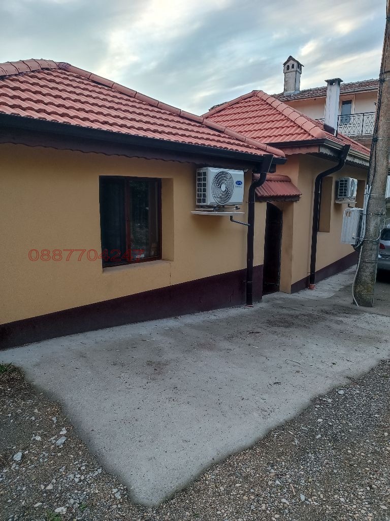 Продава КЪЩА, с. Къпиново, област Велико Търново