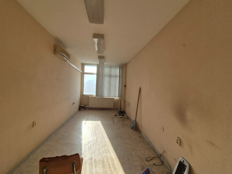 Te koop  Industrie gebouw Veliko Tarnovo , Promisjlena zona - Zapad , 732 m² | 92601771 - afbeelding [16]