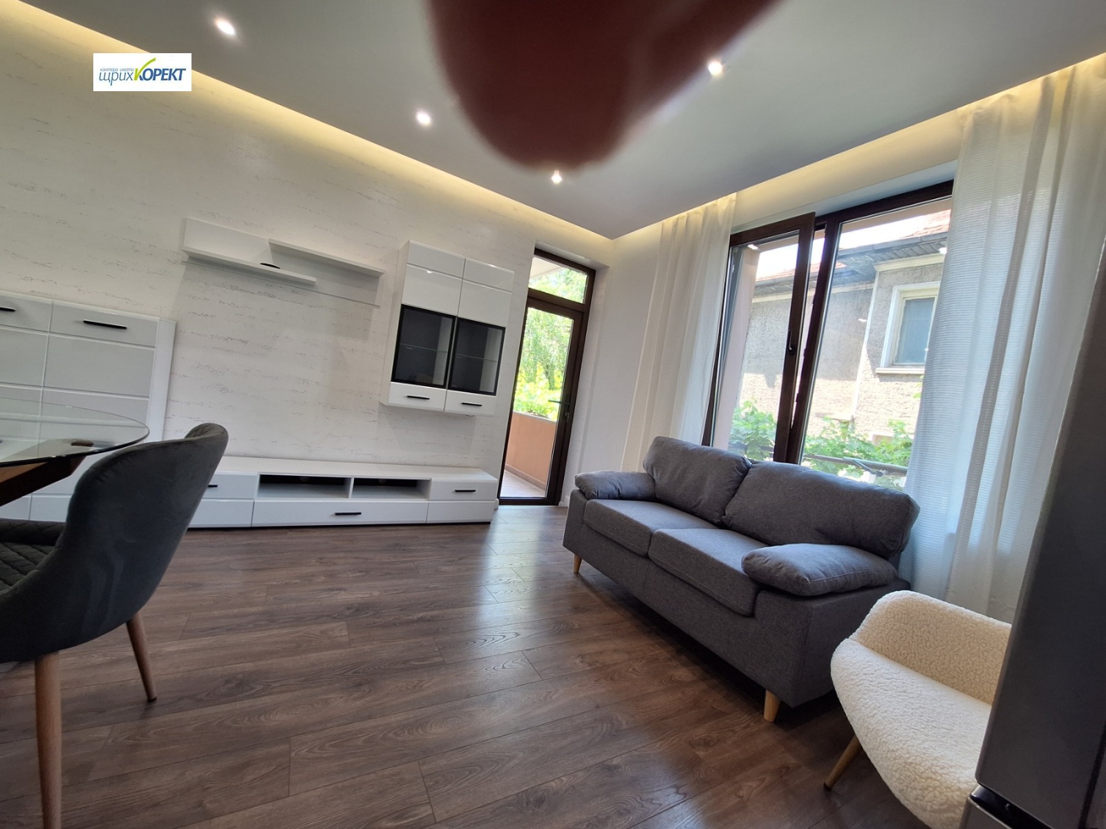 Продава ЕТАЖ ОТ КЪЩА, гр. Велико Търново, Център, снимка 3 - Етаж от къща - 55062575
