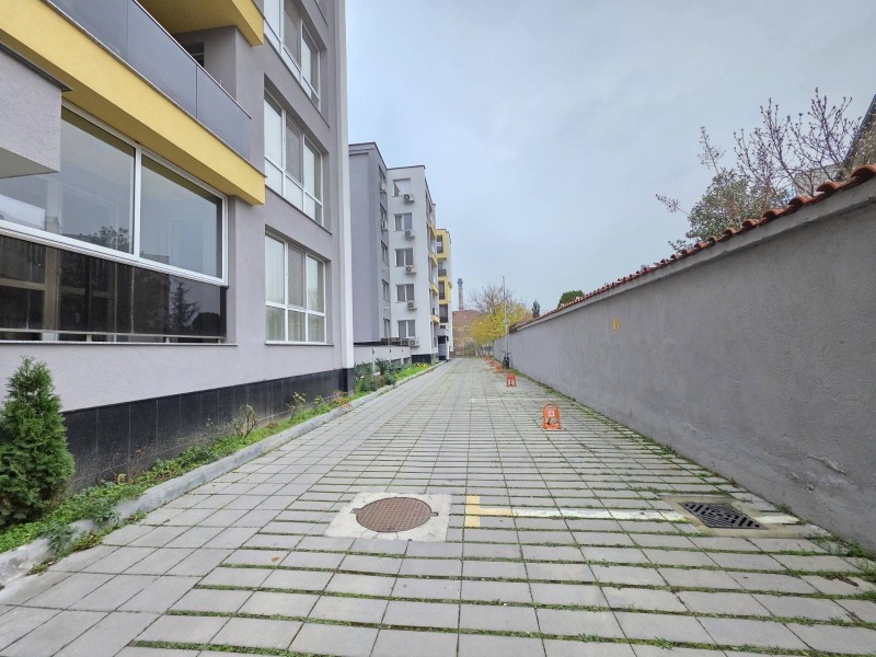 Продава ГАРАЖ, ПАРКОМЯСТО, гр. Пловдив, Христо Смирненски, снимка 2 - Гаражи и паркоместа - 53527509