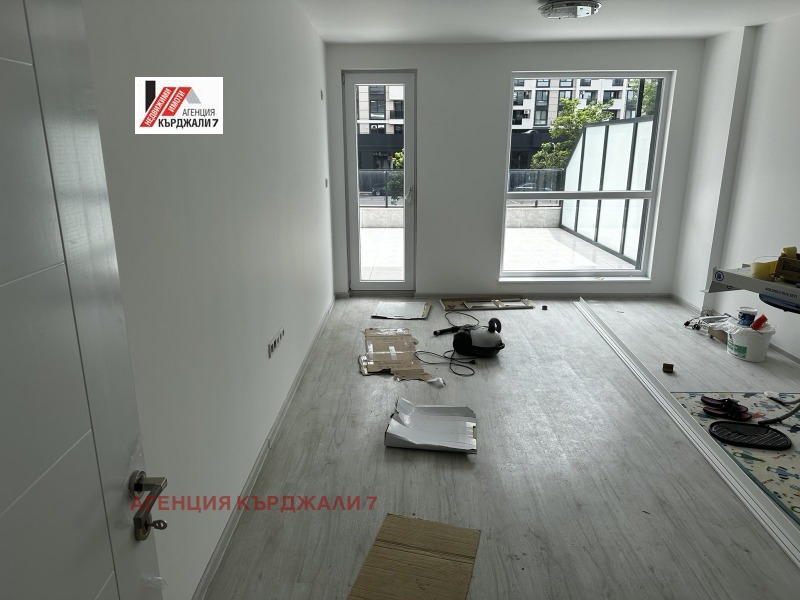 Zu verkaufen  1 Schlafzimmer Kardschali , Zentar , 81 qm | 43177398