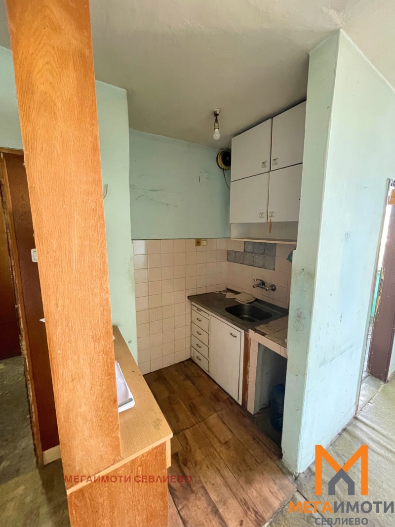 Продава 3-СТАЕН, гр. Севлиево, област Габрово, снимка 2 - Aпартаменти - 47521844