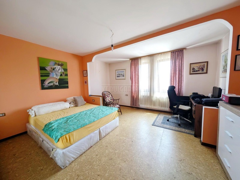 Na prodej  Mezonet Veliko Tarnovo , Centar , 130 m2 | 75717881 - obraz [11]