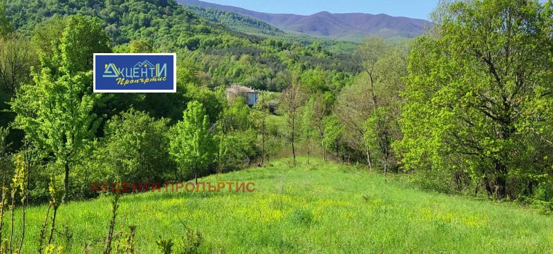 Продава ПАРЦЕЛ в област Велико Търново, с. Мийковци - 3360 кв.м / 16 000 € » 31 293.28 лв., АКЦЕНТИ ПРОПЪРТИС
