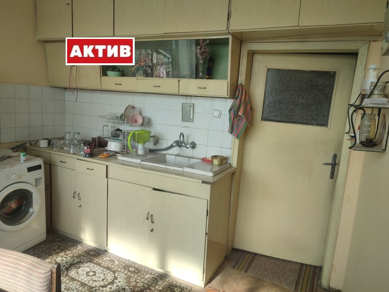 Продава  3-стаен град Търговище , Вароша , 82 кв.м | 70941997 - изображение [2]