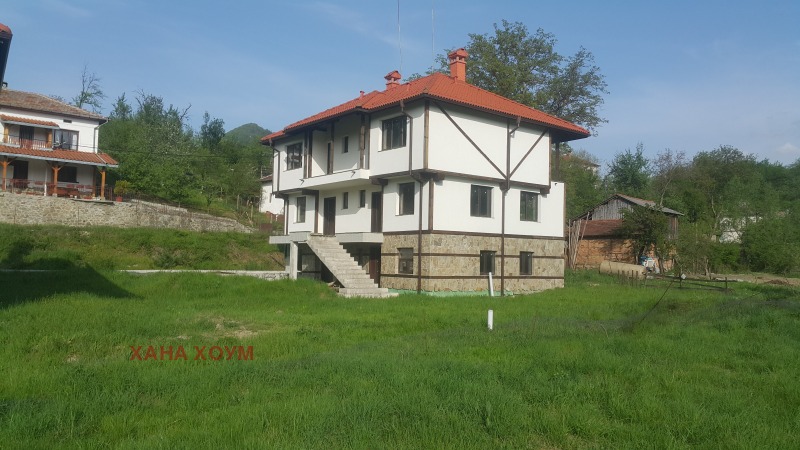 Продава КЪЩА, гр. Априлци, област Ловеч, снимка 2 - Къщи - 53097845